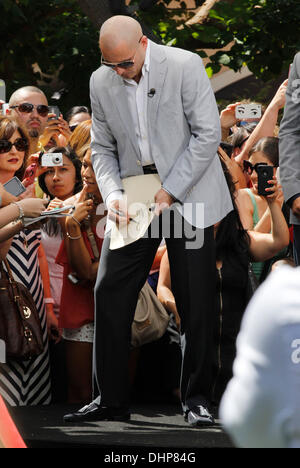 Pitbull Celebrities at The Grove to appear on entertainment news show 'Extra' Los Angeles, California - 11.05.12 Stock Photo