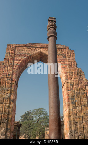 Iron pillar at Qutub Minar, Delhi, India Stock Photo