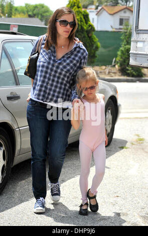 Jennifer Garner picks her daughter Violet up from a dance class in Santa Monica Los Angeles, California - 12.05.12 Stock Photo