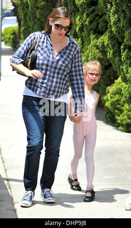 Jennifer Garner picks her daughter Violet up from a dance class in Santa Monica Los Angeles, California - 12.05.12 Stock Photo