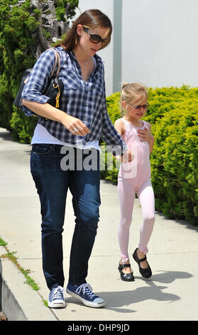 Jennifer Garner picks her daughter Violet up from a dance class in Santa Monica Los Angeles, California - 12.05.12 Stock Photo