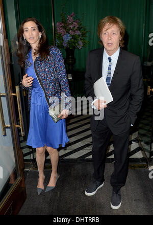 Sir Paul McCartney and Nancy Shevell leaving Cecconi's restaurant London, England - 23.05.12 Stock Photo