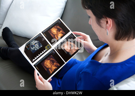 PREGNANT WOMAN, ULTRASONOGRAPHY Stock Photo