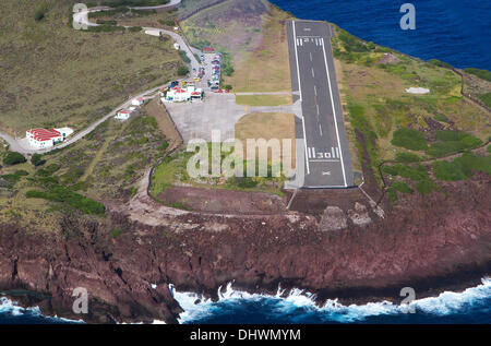 Saba, Caribbean. 14th November 2013. Aerial view of the airport as Dutch King Willem-Alexander and Queen Maxima arrive on the Caribbean island of Saba, 14 November 2013. King Willem-Alexander and Queen Maxima tour the caribbean part of the Kingdom from 12 till 21 November. Photo: RPE/ Albert Nieboer/dpa/Alamy Live News Stock Photo