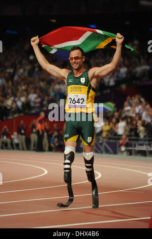 ***FILE PHOTO*** South African Paralympian {OSCAR PISTORIUS} has been detained over the fatal shooting of his girlfriend. Story body The woman died at the scene after being shot in the head and arm at the sprinter's home in Pretoria, South Africa, in the early hours of Thursday (14Feb13). Local reports suggest the sprinter mistook her for a burglar, and was taken into custody for q Stock Photo