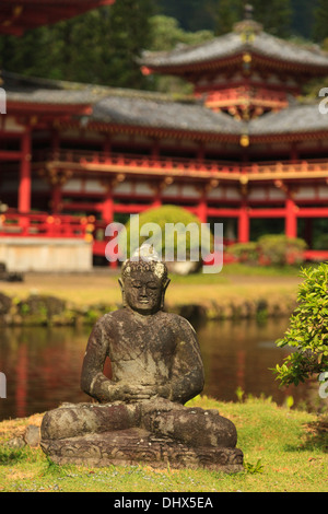 Oahu, Hawaii, USA - Byodo-In Temple, Valley of the Temples. A replica ...