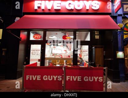 Branch of Five Guys hamburger restaurants, Islington, London Stock Photo