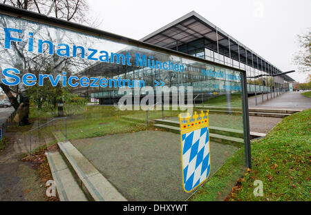 Munich, Germany. 16th Nov, 2013. A sign reading 'Finance authority Munich' is pictured in front of the tax office in Munich, Germany, 16 November 2013. Munich probably has to stop suing Cornelius Gurlitt for tax evasion in whose apartment 1,406 artworks worth an estimated 1 billion euros were discovered in 2012 because Gurlitt allegedly paid an amount of taxes in Austria. Gurlitt is registered in Salzburg. Photo: Marc Mueller/dpa/Alamy Live News Stock Photo