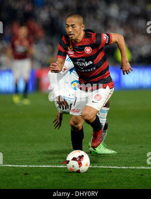 16.11.2013 Sydney, Australia. Wanderers Japanese midfielder Shinji Ono in action during the Hyundai A League game between Western Sydney Wanderers FC and Melbourne Victory FC from the Pirtek Stadium, Parramatta. Stock Photo