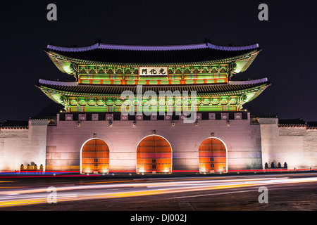 Gwanghwamun Gate is the main gate of Gyeongbokgung Palace in Seoul, South Korea. Stock Photo