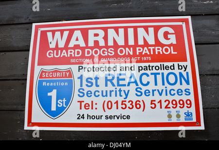 Cartello Di Sicurezza “Caution Guard Dogs On Patrol” – A4, Plastica Rigida 1 Mm, Conforme Norme UE E UK