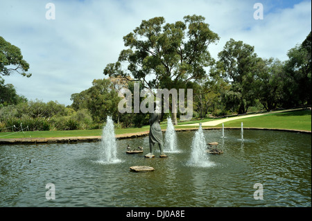 The Pioneer Women's Memorial statue and ornamental lake. King's Park, Perth, Western Australia Stock Photo