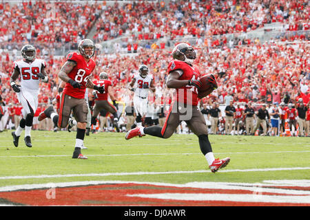 Tampa, Florida, USA. 17th Nov, 2019. Tampa Bay Buccaneers linebacker Devin  White (45) tackles New Orleans Saints wide receiver Michael Thomas (13)  during the NFL game between the New Orleans Saints and