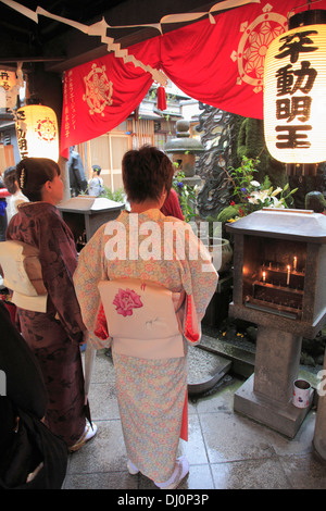 Japan, Osaka, Hozenji Temple, women in kimonos, Stock Photo