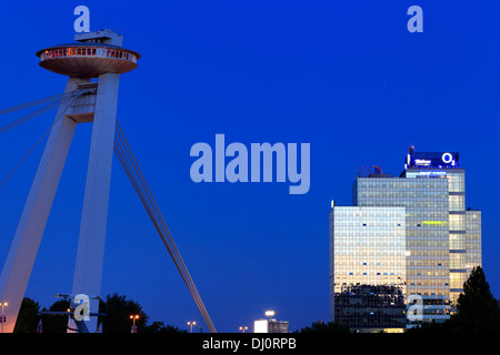 SNP bridge and UFO restaurant at night, Bratislava, Slovakia Stock Photo