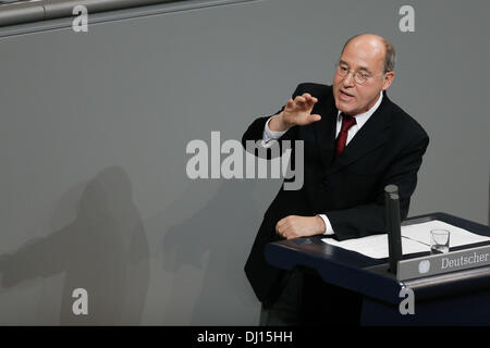 Berlin, Germany. 18th Nov, 2013. Parliamentary debate to the hearing activities of the NSA and the effects on Germany and the transatlantic relations at German parliament. / Picture: Gregor Gysi, chairman of DIE LINKE in the Bundestag.Photo: Reynaldo Paganelli/NurPhoto Credit:  Reynaldo Paganelli/NurPhoto/ZUMAPRESS.com/Alamy Live News Stock Photo