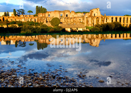 Reflection of the ruins of the Domus Augustana on Palatine Hill, Rome Italy Stock Photo