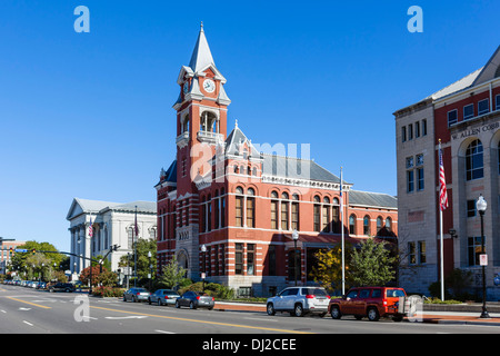 Wilmington, North Carolina. View down N 3rd Street with New Hanover County Courthouse to right, Wilmington historic district, North Carolina, USA Stock Photo