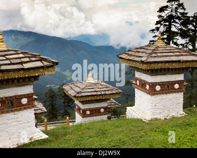 Bhutan, Dochu La pass, 108 Chortens built in memorial to Bhutanese soldiers killed expelling Assamese separatists Stock Photo