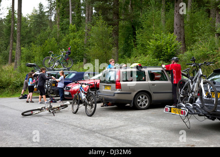 Families in car park of  Visitors Centre at Coed y Brenin  Forest Park, Dolgellau, Gwynedd, Snowdonia, North Wales, UK Stock Photo