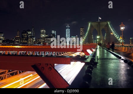 New York, USA. 06th Nov, 2013. View from the Brooklyn Bridge onto Lower Manhattan in New York, USA, 06 November 2013. Photo: Kevin Kurek/dpa/Alamy Live News Stock Photo