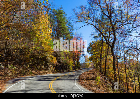 Tail of the Dragon road, US 129, at Deals Gap just south of Great Smoky ...