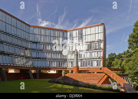 The Florey Building, Oxford, United Kingdom. Architect: Sir James Stirling, 1971. Courtyard view. Stock Photo