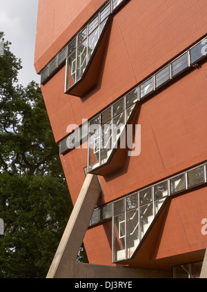 The Florey Building, Oxford, United Kingdom. Architect: Sir James Stirling, 1971. Stairwell window detail. Stock Photo