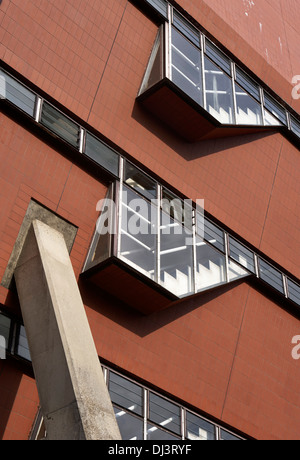 The Florey Building, Oxford, United Kingdom. Architect: Sir James Stirling, 1971. Fenestration detail. Stock Photo