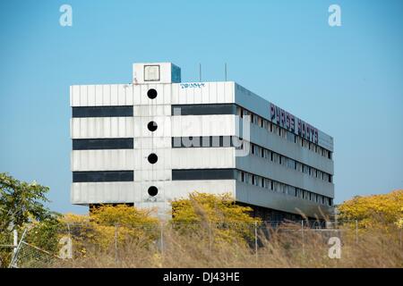 The vacant United Community Hospital ( former Southwest Detroit Hospital 1974 - 1999 ) in Southwest Detroit, Michigan for ethnic minorities, USA. Picture was taken in October 2013. Stock Photo