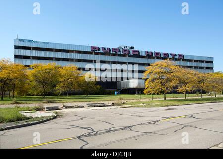 The vacant United Community Hospital ( former Southwest Detroit Hospital 1974 - 1999 ) in Southwest Detroit, Michigan for ethnic minorities, USA. Picture was taken in October 2013. Stock Photo