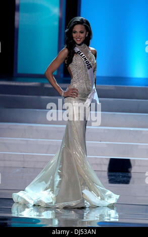 Ashley Hooks, Miss Illinois USA on stage for 2012 Miss USA Preliminary