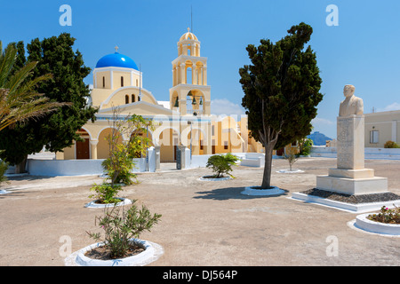 Orthodox church. Oia, Santorini, Greece Stock Photo