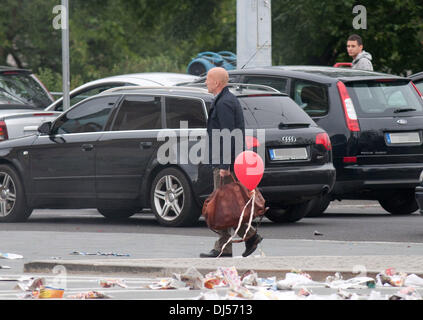 Bruce Willis filming scenes for his new movie 'A Good Day to Die Hard' in Budapest Hungary, Budapest - 02.06.12 Stock Photo