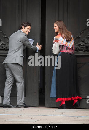 PRINCE CARL PHILIP and Princess Madeleine in costumes at Sweden ...