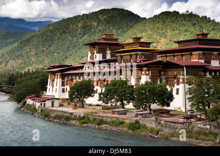 Bhutan, Punakha Dzong, beside Pho chuu river Stock Photo