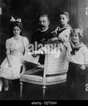 Archduke Franz Ferdinand & children, circa 1912 Stock Photo