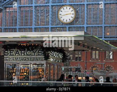 St Pancras Station interior Camden London England UK, incl Searcys Champagne bar Stock Photo