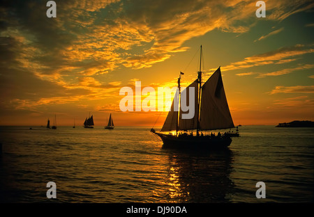 The schooner Western Union at sunset, … – License image – 70404854 ❘  lookphotos