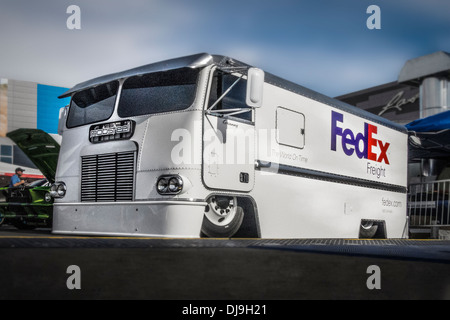 USA 運送会社FedEx 電光看板 両面仕様 A slammed FedEx truck At the 2013 SEMA Show Stock Photo - Alamy