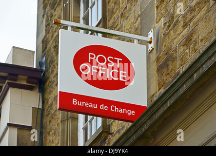 Post Office Bureau de Change sign. Stricklandgate, Kendal, Cumbria, England, United Kingdom, Europe. Stock Photo