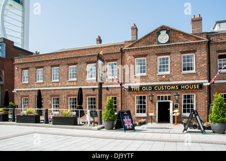 The Old Customs Public House, Portsmouth Harbour, Hampshire.