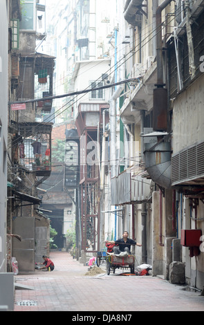 Street life in China: a narrow alleyway in a residential district of a Chinese city Stock Photo