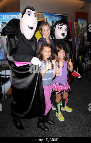 Alexandra Wentworth with daughters Elliott Stephanopoulos and Harper Stephanopoulos New York screening of 'Hotel Transylvania' - Arrivals New York City, USA - 22.09.12 Stock Photo