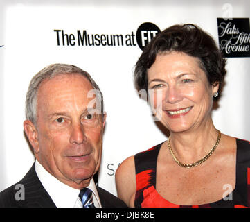 Mayor Michael Bloomberg, Diana Taylor 2012 Couture Council for the Museum at FIT Award for Artistry of Fashion to Oscar de la Renta at the David H. Koch Theater at Lincoln Center Featuring: Mayor Michael Bloomberg, Diana Taylor Where: New York City, Unite Stock Photo