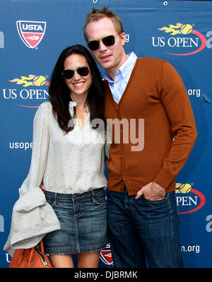 LOS ANGELES, CA. November 11, 2003: Actor PAUL BETTANY & wife actress JENNIFER  CONNELLY at the Los Angeles premiere of his new movie Master and Commander  Stock Photo - Alamy