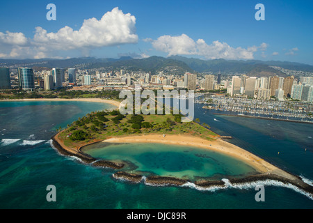 Magic Island, Ala Moana Beach Park, Waikiki, Honolulu, Oahu, Hawaii Stock Photo