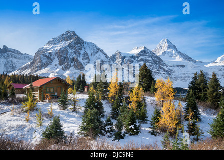 Cabin of Mt Assiniboine Lodge, Mount Assiniboine Provincial Park, British Columbia, Canada Stock Photo