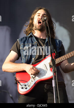 Justin Young of The Vaccines Leeds Festival 2012 held at Bramham Park - Performances - Day Three Leeds, England - 26.08.12 Featuring: Justin Young of The Vaccines Where: Leeds, United Kingdom When: 26 Aug 2012 Stock Photo