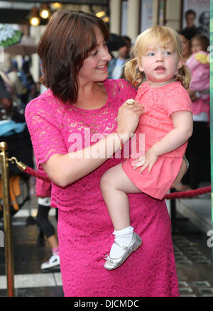 Natalie Cassidy and daughter Eliza Celebrity & Press Performance of Nickelodeon's Dora the Explorer at the Apollo Theatre - arrivals London, England - 29.08.12 Stock Photo